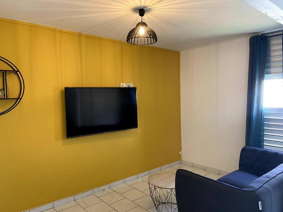 Appartement Moderne, 2 Chambres, Proche Aeroport • Chu • Port Les Abymes Exterior foto